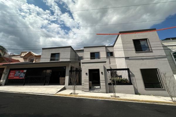 Foto de inmueble en Los pinos, Col. La Finca C.P. 64000, Monterrey