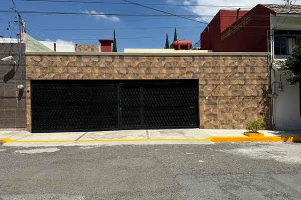 Foto de inmueble en 5 sur #01, Col. Villa Encantada C.P. 72440, Puebla