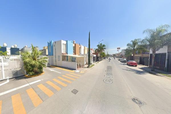 Foto de inmueble en Calle San Francisco, Col. Parques del Palmar C.P. 45618, San Pedro Tlaquepaque