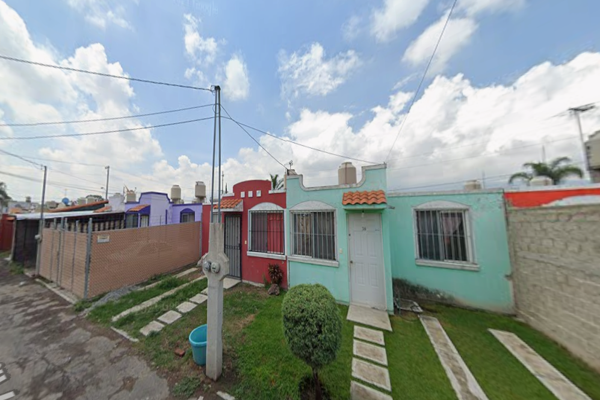 Foto de inmueble en Calle Valle de los Abetos, Col. La Providencia C.P. 45640, Tlajomulco de Zúñiga