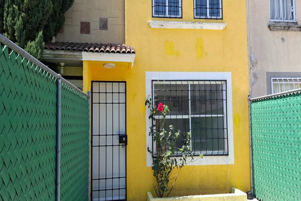Foto de inmueble en Hacienda de los Sauces, Fraccionamiento Hacienda del valle Manzana 42-lote 1, Santin, II, 50214 San  #Manzana 38Int. CASA B, Col. Villas Santín C.P. 50214, Toluca