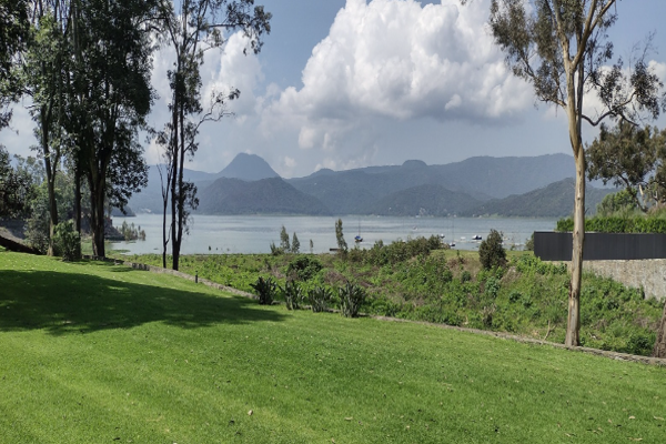 Foto de inmueble en Valle de Bravo, Méx., Col. Valle de Bravo C.P. 51200, Valle de Bravo