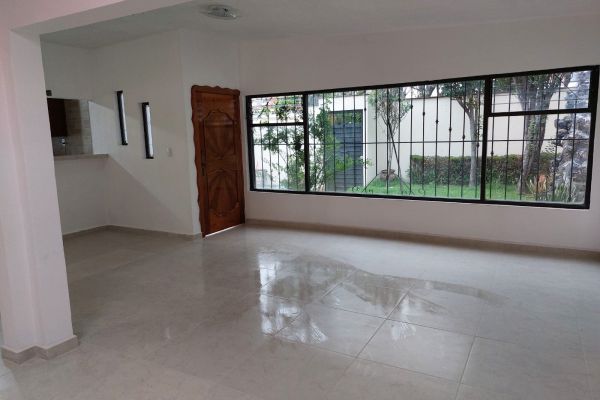 Foto de inmueble en Emiliano zapata #114, Col. Santiago C.P. 56077, Tepetlaoxtoc
