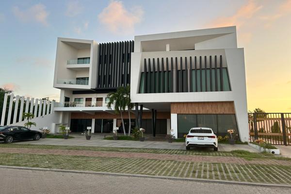 Foto de inmueble en Av del Delfin, Col. El Encanto C.P. 82103, Mazatlán