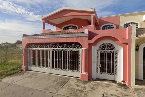 Foto de inmueble en Calle Tabachín 333 #333Int. 0, Col. Jardines de la Alameda C.P. 82123, Mazatlán
