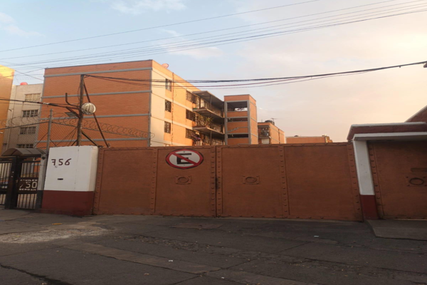 Foto de inmueble en Avenida Aquiles Serdán 756 #756, Col. Santo Domingo C.P. 02160, Azcapotzalco