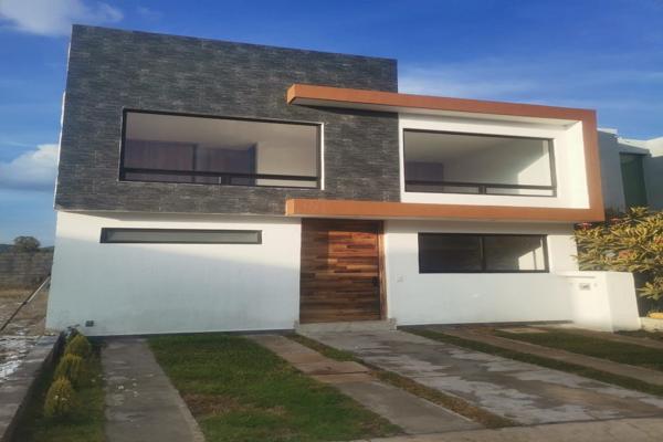 Foto de inmueble en Avenida Camino Real a Colima 96 F #96 F, Col. El Alcázar (Casa Fuerte) C.P. 45645, Tlajomulco de Zúñiga