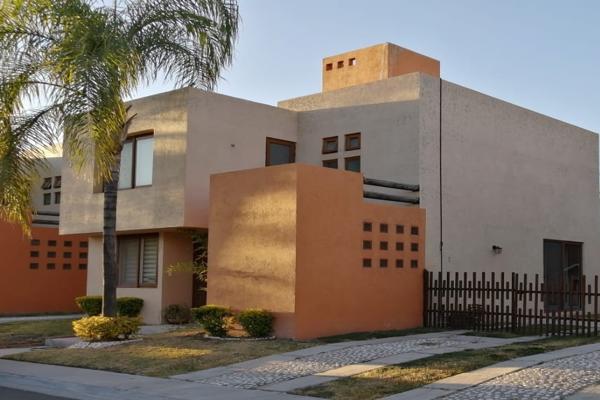 Foto de inmueble en Cto. Puerta del Sol 9, Puerta Real Residencial Desarrollo Urbana 08, 76910 El Pueblito, Qro. #9, Col. Puerta Real C.P. 76910, Corregidora