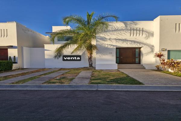 Foto de inmueble en Boulevard Dolores del Río 202 #202, Col. La Joya C.P. 76180, Querétaro