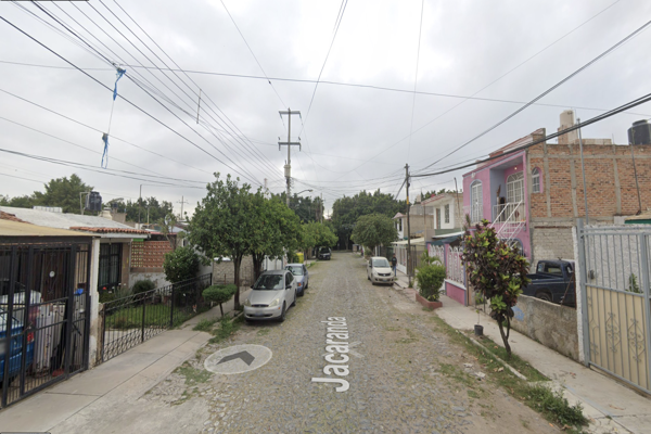 Foto de inmueble en Calle Jacarandas FRACCIONAMIENTO SAN ANTONIO JAL, Col. Colina Real (Benito Villaseñor) C.P. 45650, Tlajomulco de Zúñiga