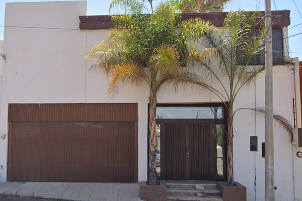 Foto de inmueble en Calle Paseo de los Mil Diez 227 #227, Col. Lomas del Sahuatoba C.P. 34108, Durango
