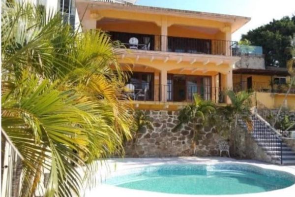 Foto de inmueble en Caracol  #7654, Col. Condesa C.P. 39690, Acapulco de Juárez
