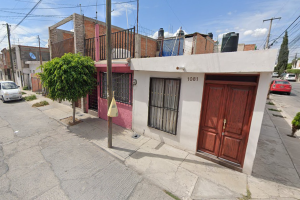 Foto de inmueble en Alejandrina #1079, Col. Las Joyas C.P. 78399, San Luis Potosí