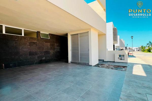 Foto de inmueble en Boulevard Altabrisa, Col. El Palmar C.P. 82112, Mazatlán
