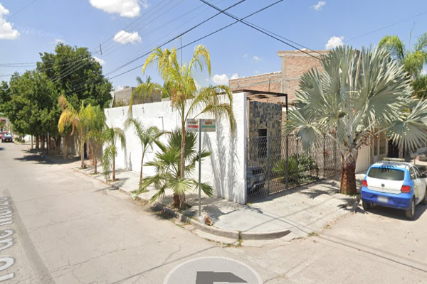 Foto de inmueble en C Novena  #105, Col. Filadelfia C.P. 35010, Gómez Palacio