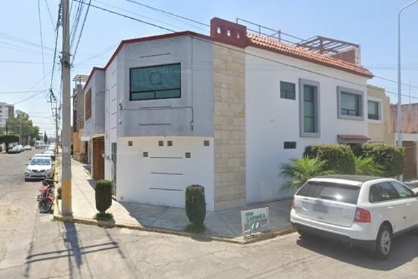 Foto de inmueble en Avenida San Manuel, Col. Jardines de San Manuel C.P. 72570, Puebla