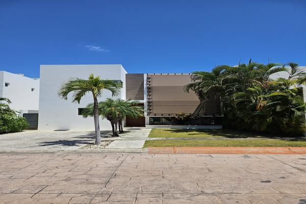Foto de inmueble en Calle Monte Vinsón, Col. Residencial Campestre C.P. 77560, Benito Juárez