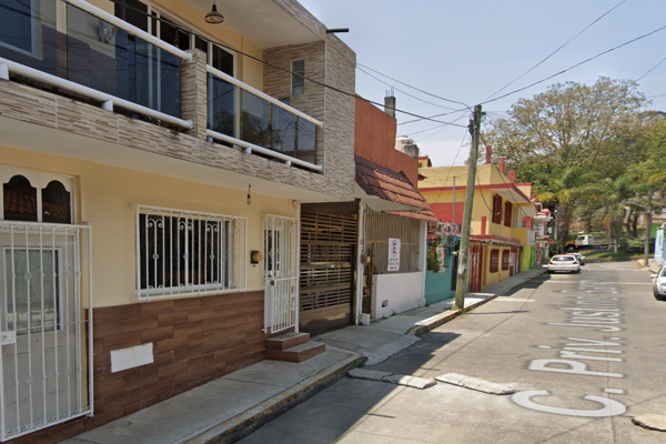 Foto de inmueble en Calle Privada Justino Sarmiento, Col. Juan de La Luz Enríquez C.P. 91140, Xalapa