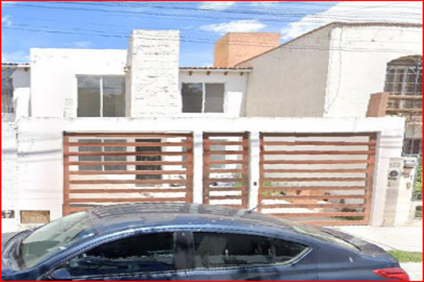 Foto de inmueble en Boulevard Dolores del Río, Col. La Joya C.P. 76180, Querétaro