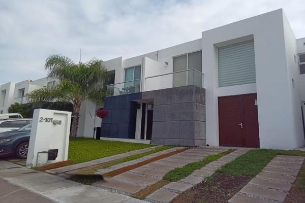 Foto de inmueble en Fray Junípero Serra S/N #S/N, Col. Residencial el Refugio C.P. 76146, Querétaro