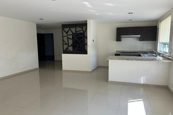 Foto de inmueble en Blvd. Forjadores de Puebla, Ampliación Momoxpa, Heroica Puebla de Zaragoza, Pue., Col. San Pablo Tecamac C.P. 72750, San Pedro Cholula