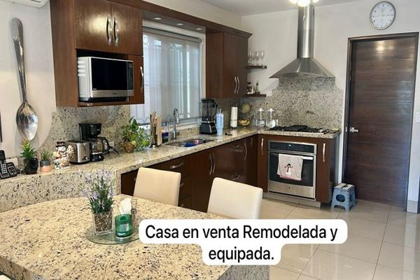 Foto de inmueble en Casa en Venta en Colinas de San Jerónimo, Col. La Finca C.P. 64000, Monterrey
