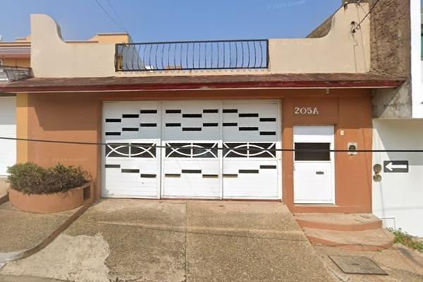 Foto de inmueble en Michoacán, Col. Petrolera C.P. 96500, Coatzacoalcos