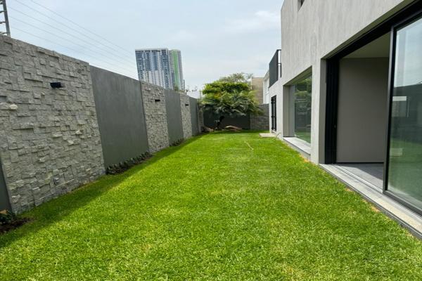 Foto de inmueble en Av Universidad 600 #600, Col. Puerta Plata C.P. 45116, Zapopan