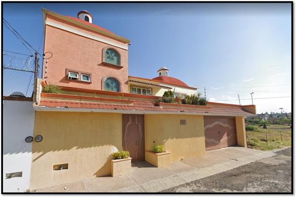 Foto de inmueble en Monte Ararat  #33, Col. Villas del Parque C.P. 76806, San Juan del Río