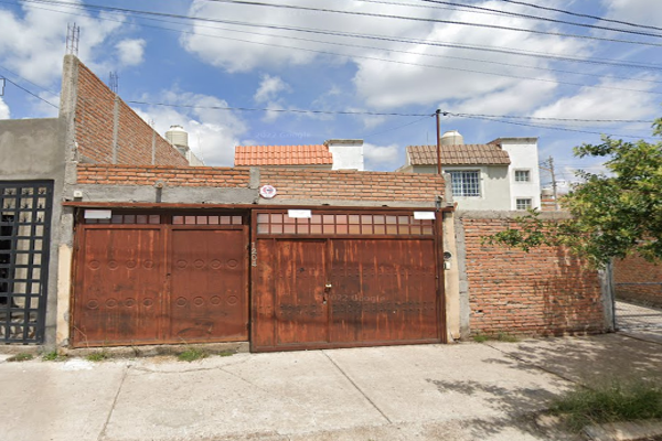Foto de inmueble en Avenida Gerónimo de la Cueva 1204 #1204, Col. Villa de Nuestra Señora de La Asunción Sector Estación C.P. 20126, Aguascalientes