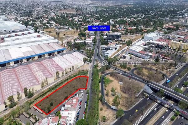 Foto de inmueble en Jurica, 76100 Santiago de Querétaro, Qro., Col. Jurica Pinar C.P. 76100, Querétaro