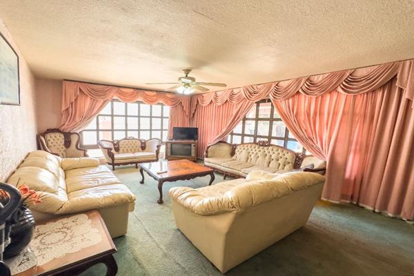 Foto de inmueble en Avenida Topacio 314 #314, Col. Valle Dorado C.P. 22890, Ensenada