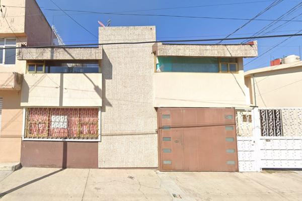 Foto de inmueble en TOLUCA, Col. Sector Popular C.P. 50040, Toluca
