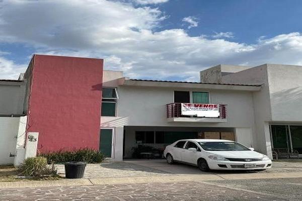 Foto de inmueble en P.º la Torre 43, Casa Fuerte, 45646 San Agustín, Jal. #43, Col. Adamar C.P. 45646, Tlajomulco de Zúñiga