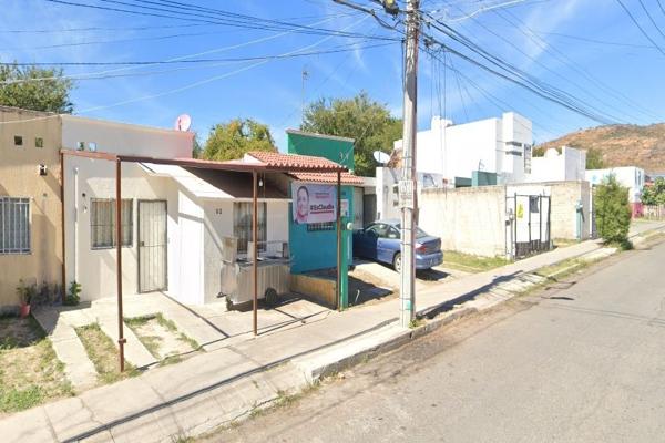 Foto de inmueble en Avenida del Almendro, Col. Cima Del Sol C.P. 45640, Tlajomulco de Zúñiga
