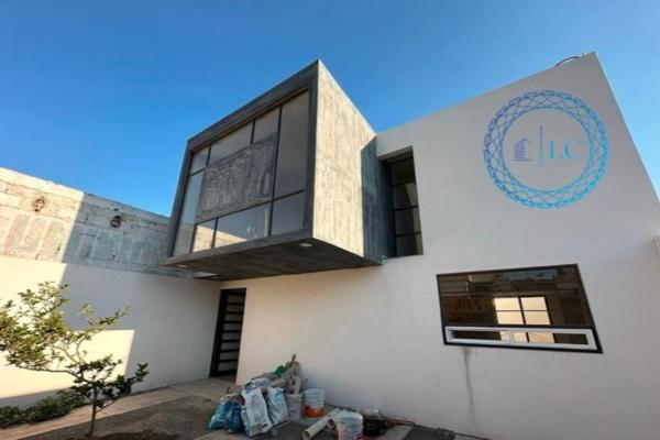 Foto de inmueble en C ROBLE, Paseos de la Plata, 42082 Pachuca de Soto, Hgo. #111, Col. Paseos de la Plata C.P. 42082, Pachuca de Soto