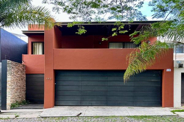 Foto de inmueble en Onix  #142, Col. Esmeralda C.P. 28017, Colima