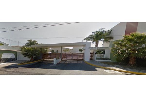 Foto de inmueble en Boulevard de los Gobernadores 1002 #1002, Col. Monte Blanco III C.P. 76087, Querétaro
