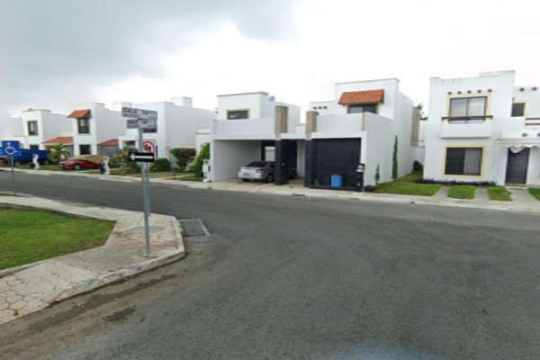 Foto de inmueble en Avenida Gran Santa Fe, Col. Gran Santa Fe C.P. 97314, Mérida