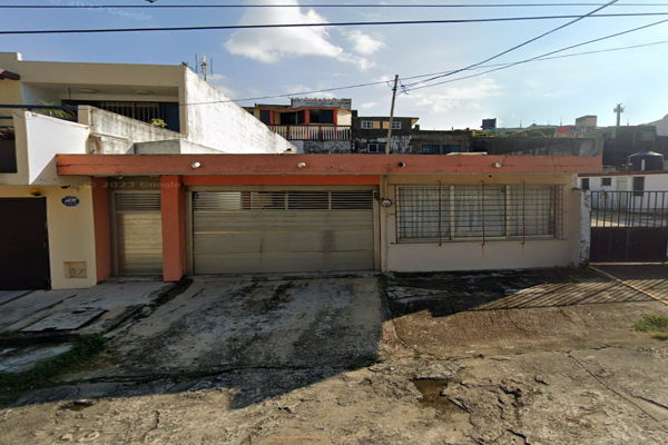 Foto de inmueble en Heriberto Jara, Col. Infonavit Vista al Mar C.P. 96529, Coatzacoalcos