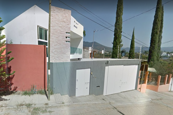 Foto de inmueble en Macedonio Alcalá  #134, Col. Ampliación Volcanes C.P. 68020, Oaxaca de Juárez