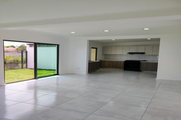 Foto de inmueble en Circuito Canadas del Bosque #2592-95, Col. Tres Marías C.P. 58254, Morelia