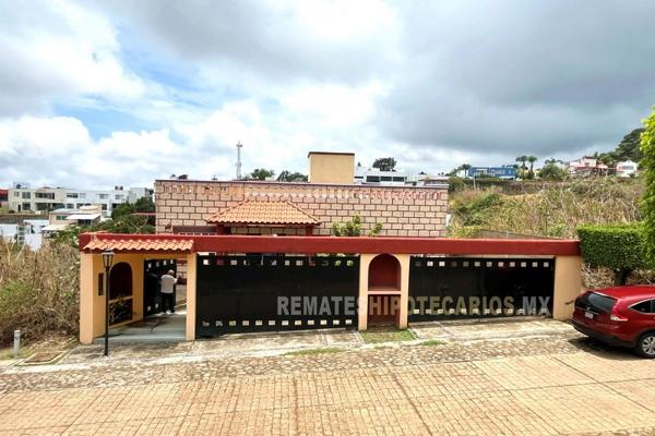 Foto de inmueble en Camino a Loma de Ahuatlan 17 Cuernavaca Mor #17, Col. Lomas de Zompantle C.P. 62157, Cuernavaca