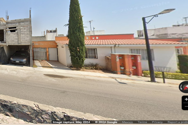 Foto de inmueble en Av Parque Santiago  #1646, Col. El Garambullo C.P. 76115, Querétaro