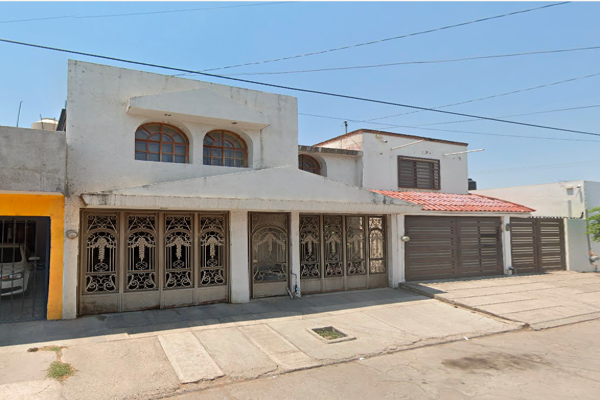 Foto de inmueble en Fontaneros de Echeveste, Col. Portales de La Arboleda C.P. 37100, León
