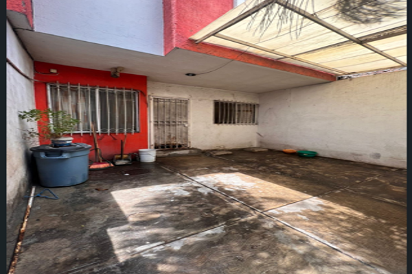 Foto de inmueble en c san francisco  #NID 31717033275, Col. Parques Santa Cruz Del Valle C.P. 45615, San Pedro Tlaquepaque