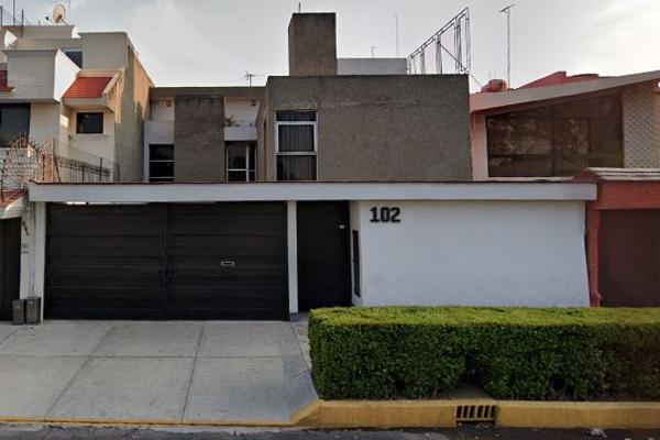 Foto de inmueble en Avenida Paseo del Bosque, Col. Paseos de Taxqueña C.P. 04250, Coyoacán