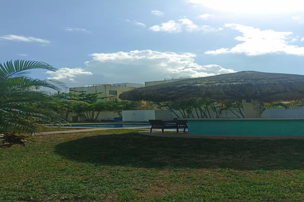 Foto de inmueble en Avenida de los Olivos, Col. Misión Las Flores C.P. 77723, Solidaridad
