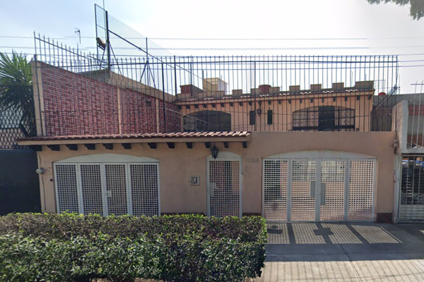 Foto de inmueble en Canal de Miramontes 1984, Educación, Coyoacán, 04400 Ciudad de México, CDMX #1984, Col. Educación C.P. 04400, Coyoacán