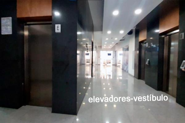 Foto de inmueble en Prol. Bernardo Quintana, Centro Sur, Santiago de Querétaro, Qro. #300, Col. Centro Sur C.P. 76090, Querétaro